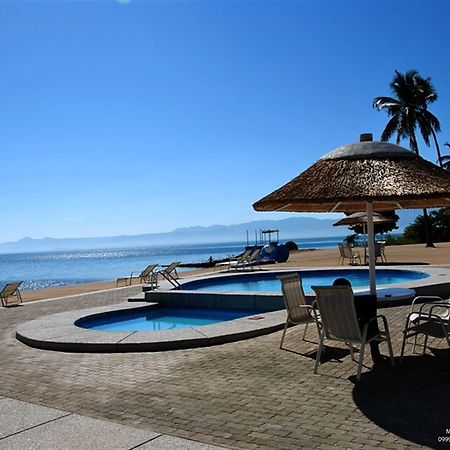 Skinny Hippos Lodge Mangochi Экстерьер фото