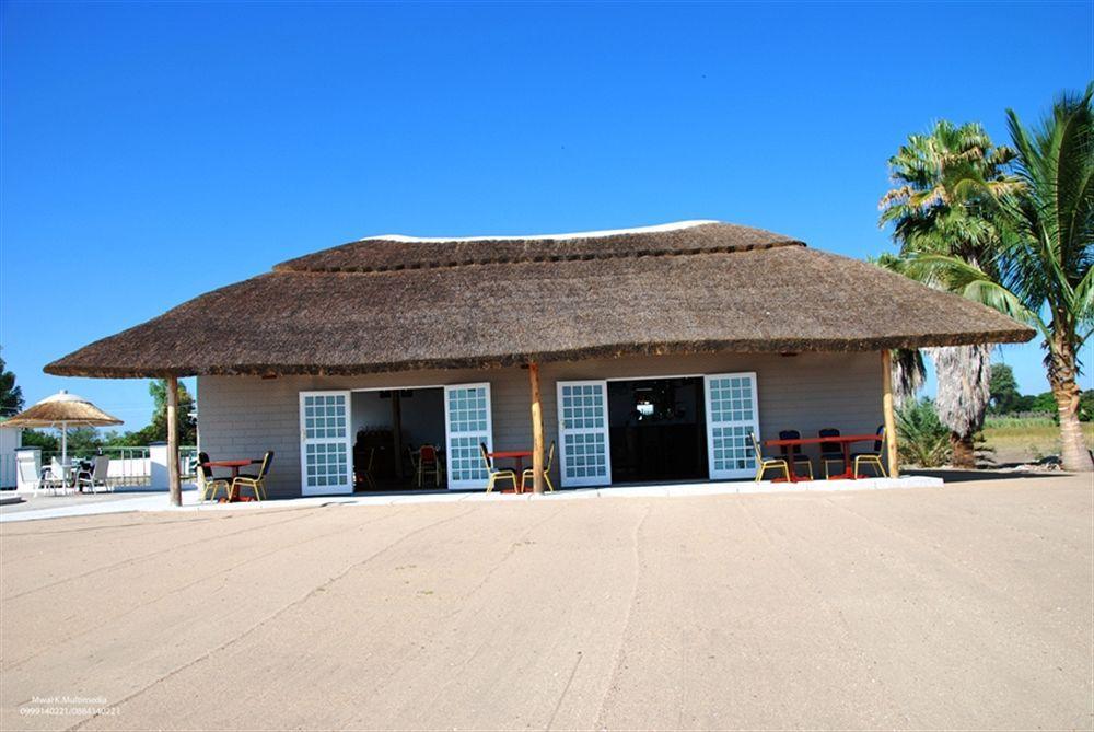 Skinny Hippos Lodge Mangochi Экстерьер фото