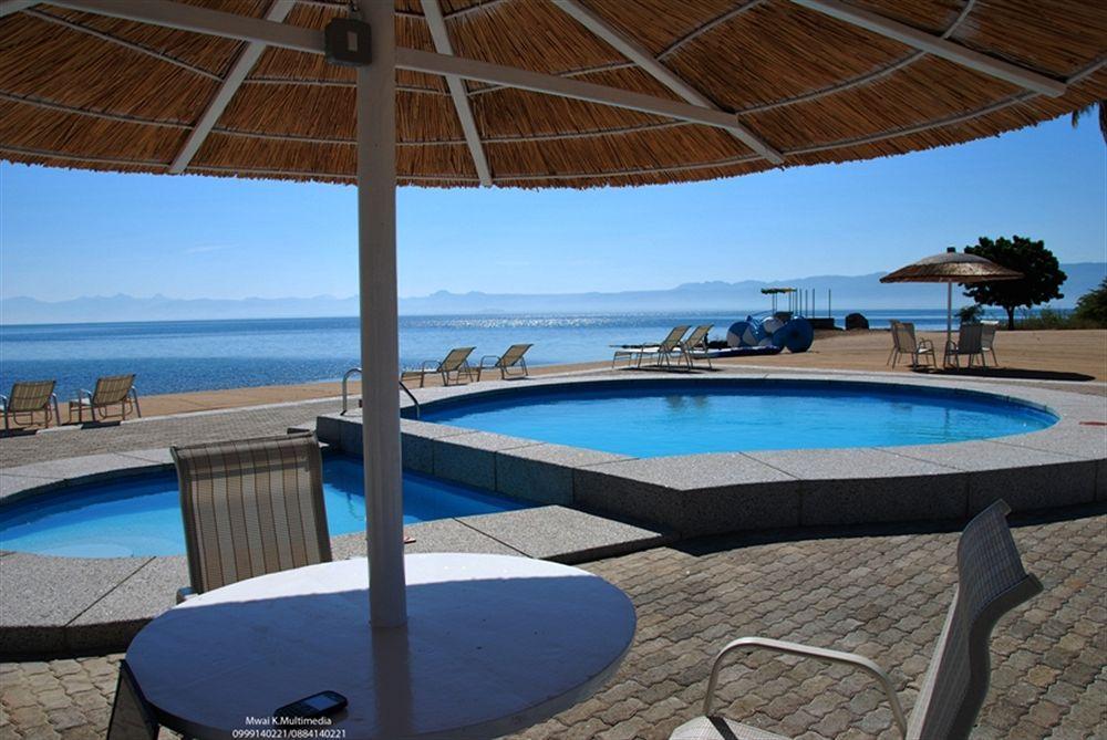 Skinny Hippos Lodge Mangochi Экстерьер фото
