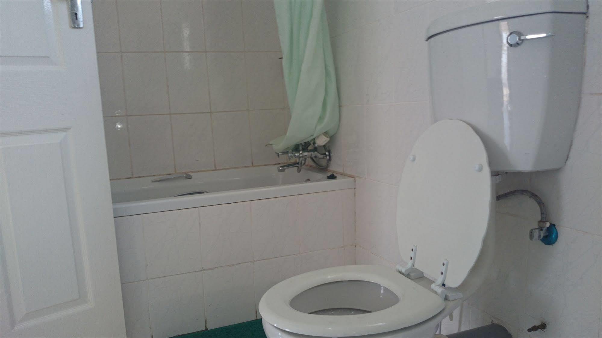 Skinny Hippos Lodge Mangochi Экстерьер фото