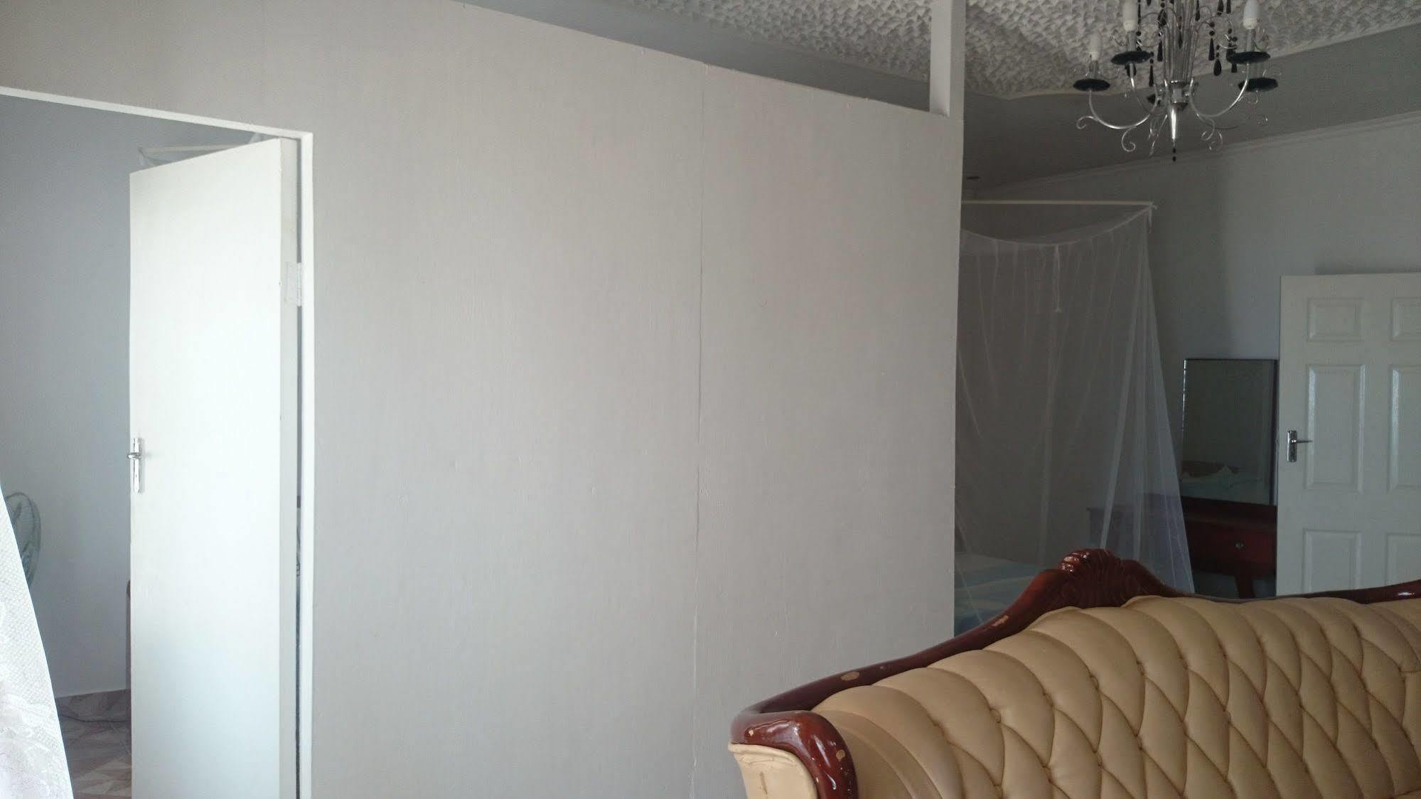 Skinny Hippos Lodge Mangochi Экстерьер фото